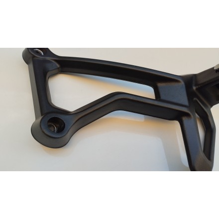 SUPPORTO PEDANA POSTERIORE PASSEGGERO DESTRA ORIGINALE QJMotor SRT 800 2024