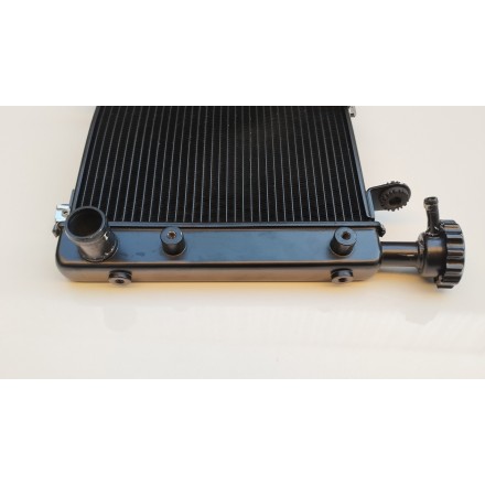 RADIATORE RAFFREDDAMENTO LIQUIDO MOTORE ORIGINALE QJMotor SRT 800 2024