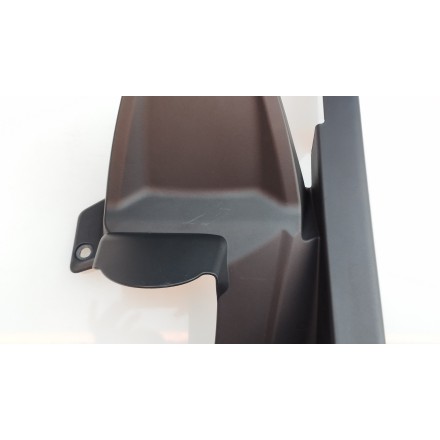 PARAFANGO PARACATENA FORCELLONE POSTERIORE ORIGINALE QJMotor SRT 800 2024