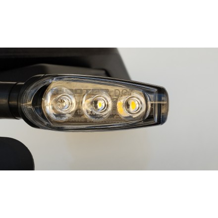 PARAFANGO PORTATARGA POSTERIORE CON FRECCE ORIGINALE QJMotor SRT 800 2024