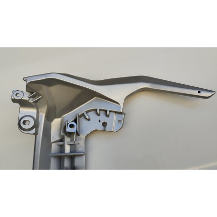 MANIGLIONE SUPPORTO PASSEGGERO PORTAPACCHI ORIGINALE QJMotor SRT 800 2024