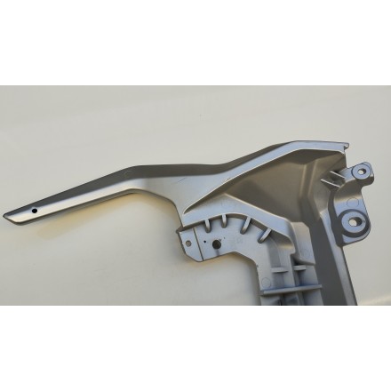 MANIGLIONE SUPPORTO PASSEGGERO PORTAPACCHI ORIGINALE QJMotor SRT 800 2024