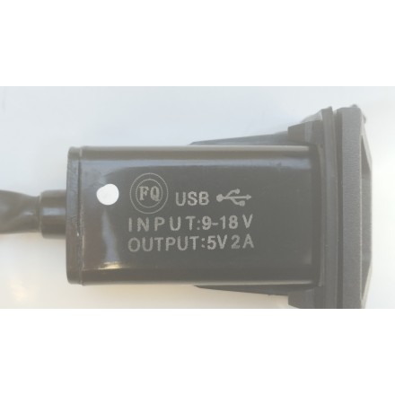 PRESA USB ATTACCO CELLULARE RICARICA ORIGINALE VOGE VALICO 500 DSX 2023