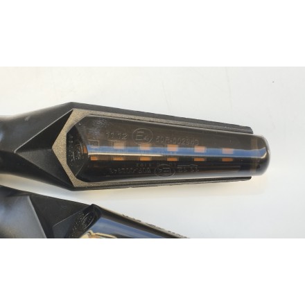 COPPIA 2 FRECCE INDICATORI DI DIREZIONE ORIGINALE VOGE VALICO 500 DSX 2023