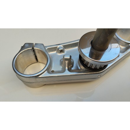 PIASTRA CANOTTO BASE FORCELLA INFERIORE ORIGINALE VOGE VALICO 500 DSX 2023