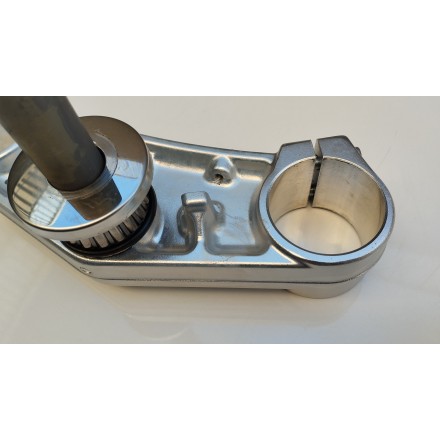 PIASTRA CANOTTO BASE FORCELLA INFERIORE ORIGINALE VOGE VALICO 500 DSX 2023