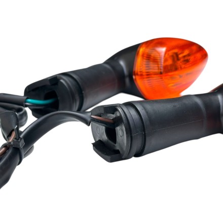 COPPIA 2 FRECCE INDICATORI DI DIREZIONE PER YAMAHA YZF-R6 R1 FAZER FZ1 MT01 MT07 MT09 VMAX 1700 TDM 900 XJ6