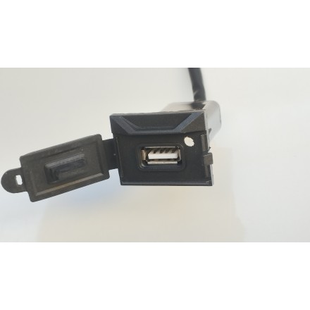 PRESA USB ATTACCO COLLEGAMENTO TELEFONO ORIGINALE VOGE SFIDA SR1 125 2024