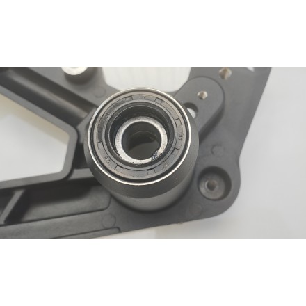 STAFFA SUPPORTO MOTORE SCARICO RUOTA ORIGINALE VOGE SFIDA SR1 125 2024