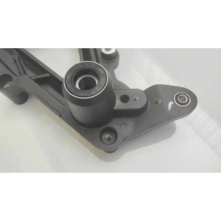 STAFFA SUPPORTO MOTORE SCARICO RUOTA ORIGINALE VOGE SFIDA SR1 125 2024