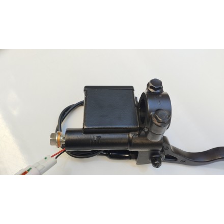 GRUPPO POMPA FRENO ANTERIORE CON LEVA DESTRA ORIGINALE VOGE SFIDA SR1 125 2024