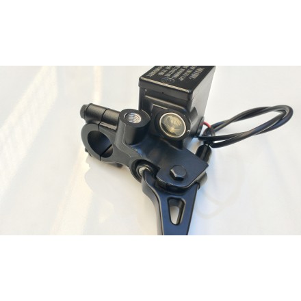 GRUPPO POMPA FRENO ANTERIORE CON LEVA DESTRA ORIGINALE VOGE SFIDA SR1 125 2024