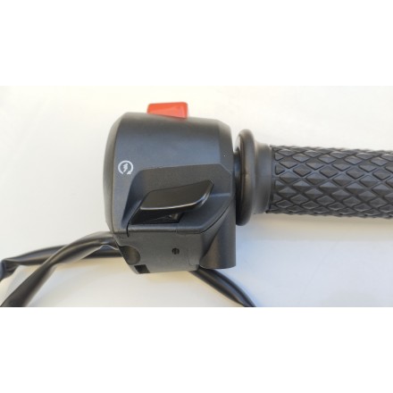 COMMUTATORE DESTRO COMANDO GAS CON MANOPOLE ORIGINALE VOGE SFIDA SR1 125 2024