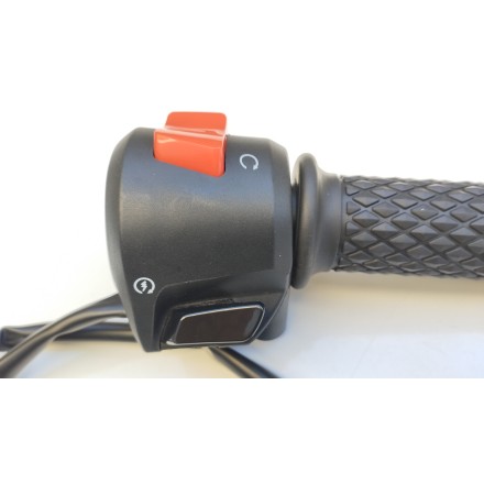 COMMUTATORE DESTRO COMANDO GAS CON MANOPOLE ORIGINALE VOGE SFIDA SR1 125 2024