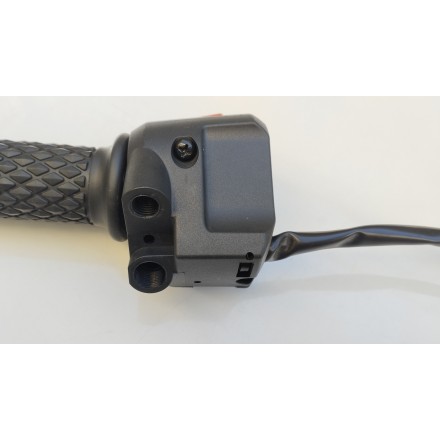 COMMUTATORE DESTRO COMANDO GAS CON MANOPOLE ORIGINALE VOGE SFIDA SR1 125 2024