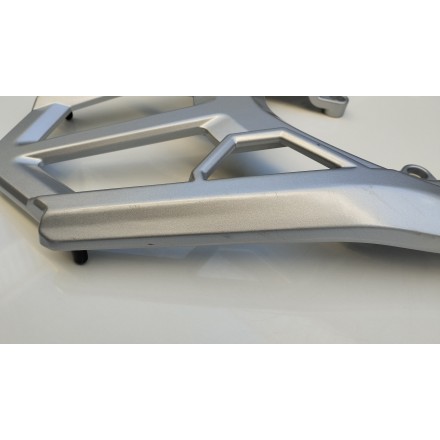 MANIGLIONE POSTERIORE SUPPORTO PASSEGGERO ORIGINALE VOGE SFIDA SR1 125 2024