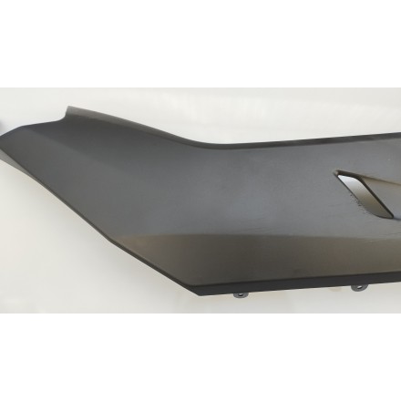 CARENA COVER SOTTO PEDANA DESTRA ORIGINALE VOGE SFIDA SR1 125 2024