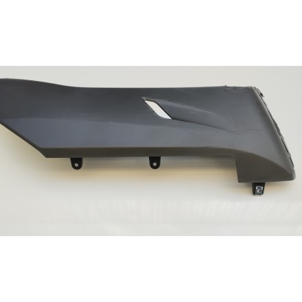 CARENA COVER SOTTO PEDANA DESTRA ORIGINALE VOGE SFIDA SR1 125 2024
