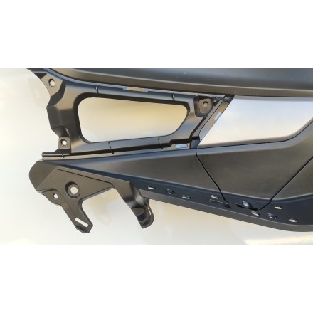 PEDANA PAVIMENTO CARENATURA DESTRA ORIGINALE VOGE SFIDA SR1 125 2024