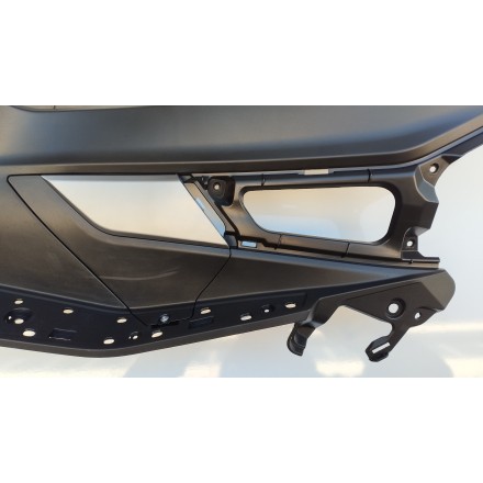PEDANA PAVIMENTO CARENATURA SINISTRA ORIGINALE VOGE SFIDA SR1 125 2024