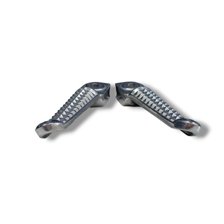 SET 2 PEDALINI POGGIAPIEDI POSTERIORI PER YAMAHA YZF-R6 R1 / R1-M 2003-2025 / R7 / VMAX 2009-2020