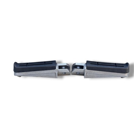 SET 2 PEDALINI POGGIAPIEDI ANTERIORI PER YAMAHA TDM 900 / BT 1100 BULLDOG XJ 900 / R1 / FZ6 / FZ1