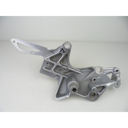 SUPPORTO CON PEDANA POGGIAPIEDE ANTERIORE PILOTA SINISTRA BMW F800 S - 2007