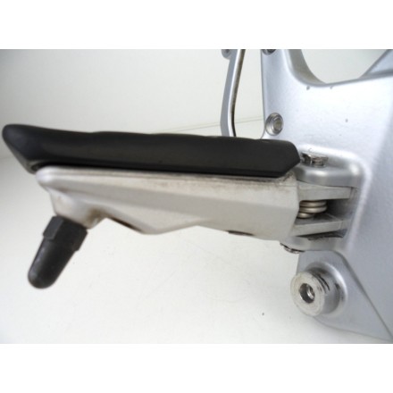 SUPPORTO CON PEDANA POGGIAPIEDE ANTERIORE PILOTA DESTRA BMW F800 S - 2007