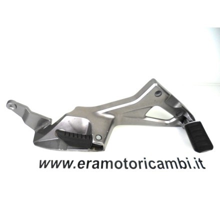 SUPPORTO PEDANA DESTRA COMPLETO DI PEDALINI HONDA NT 700 V DEAUVILLE 2008