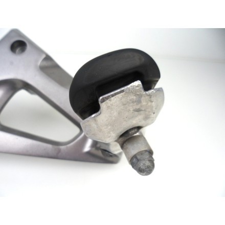SUPPORTO PEDANA DESTRA COMPLETO DI PEDALINI HONDA NT 700 V DEAUVILLE 2008