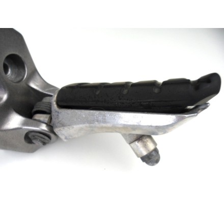 SUPPORTO PEDANA DESTRA COMPLETO DI PEDALINI HONDA NT 700 V DEAUVILLE 2008