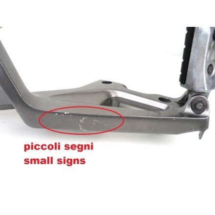 SUPPORTO PEDANA DESTRA COMPLETO DI PEDALINI HONDA NT 700 V DEAUVILLE 2008