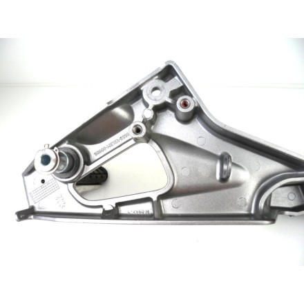 SUPPORTO PEDANA DESTRA COMPLETO DI PEDALINI HONDA NT 700 V DEAUVILLE 2008
