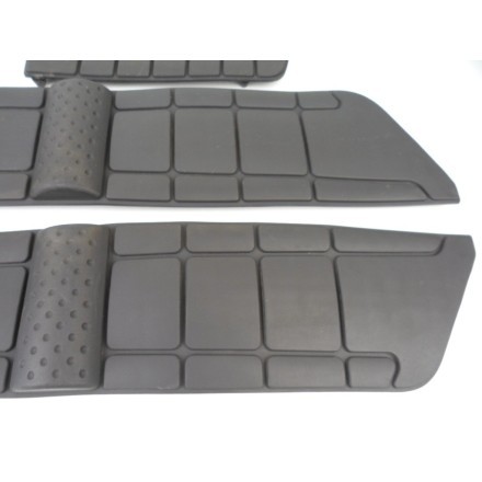 SET TAPPETINI IN GOMMA PER PEDANE POGGIAPIEDI SUZUKI AN 650 BURGMAN K4 2004