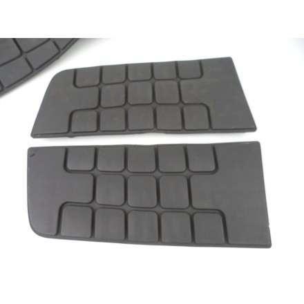 SET TAPPETINI IN GOMMA PER PEDANE POGGIAPIEDI SUZUKI AN 650 BURGMAN K4 2004