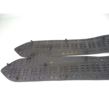 SET TAPPETINI IN GOMMA PER PEDANE POGGIAPIEDI SUZUKI AN 650 BURGMAN K4 2004