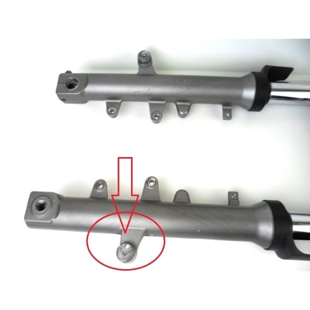 STELI FORCELLA FORCA ANTERIORE PIASTRA INFERIORE SUZUKI AN 650 BURGMAN K4 2004