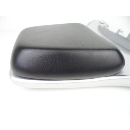 CARENA SCHIENALE SELLINO POGGIASCHIENA POSTERIORE SUZUKI AN 250 BURGMAN K1 2001