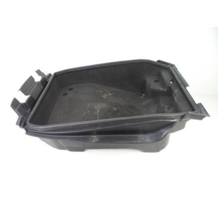 BOX OGGETTI SOTTOSELLA CARENA VASCA PORTA CASCO SUZUKI AN 250 BURGMAN K1 2001