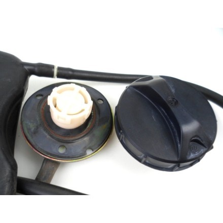 KIT ACCESSORI SERBATOIO BENZINA TAPPO E SFIATO SUZUKI AN 250 BURGMAN K1 2001
