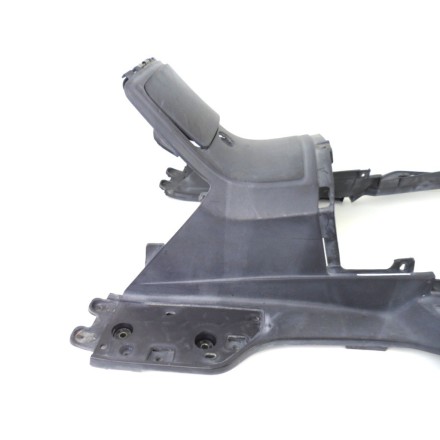 PEDANA POGGIA PIEDI CARENA CENTRALE INFERIORE SUZUKI AN 250 BURGMAN K1 2001