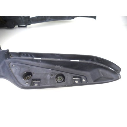 PEDANA POGGIA PIEDI CARENA CENTRALE INFERIORE SUZUKI AN 250 BURGMAN K1 2001