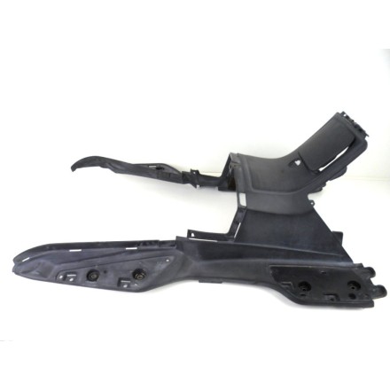 PEDANA POGGIA PIEDI CARENA CENTRALE INFERIORE SUZUKI AN 250 BURGMAN K1 2001