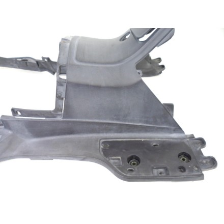 PEDANA POGGIA PIEDI CARENA CENTRALE INFERIORE SUZUKI AN 250 BURGMAN K1 2001