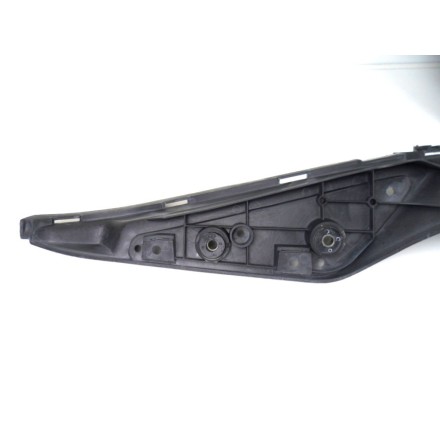 PEDANA POGGIA PIEDI CARENA CENTRALE INFERIORE SUZUKI AN 250 BURGMAN K1 2001