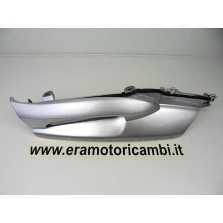 MANIGLIONE SOTTOSELLA SUPPORTO POSTERIORE DESTRO SUZUKI AN 250 BURGMAN K1 2001
