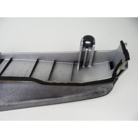 MANIGLIONE SOTTOSELLA SUPPORTO POSTERIORE DESTRO SUZUKI AN 250 BURGMAN K1 2001