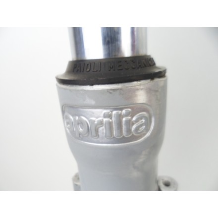 PAIOLI FORCELLA ANTERIORE CON PIASTRA INFERIORE APRILIA AF1 125 Project 108 1987