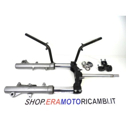 FORCELLA ANTERIORE CON ACCESSORI E MANUBRIO GUIDA SUZUKI AN 250 BURGMAN 1998
