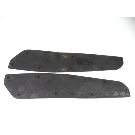 COPPIA TAPPETINI IN GOMMA PER PEDANE ANTERIORI SUZUKI AN 250 BURGMAN 1998